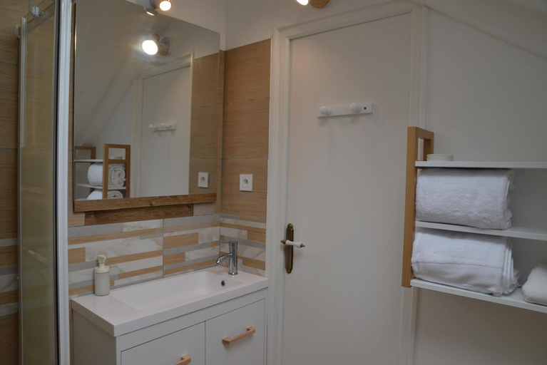 Others 5, DNJ Appart Hotel, Loiret