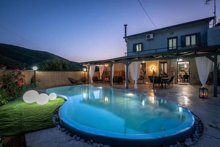 5, Casa Del Miele, private pool, BBQ, mountain view., Crete