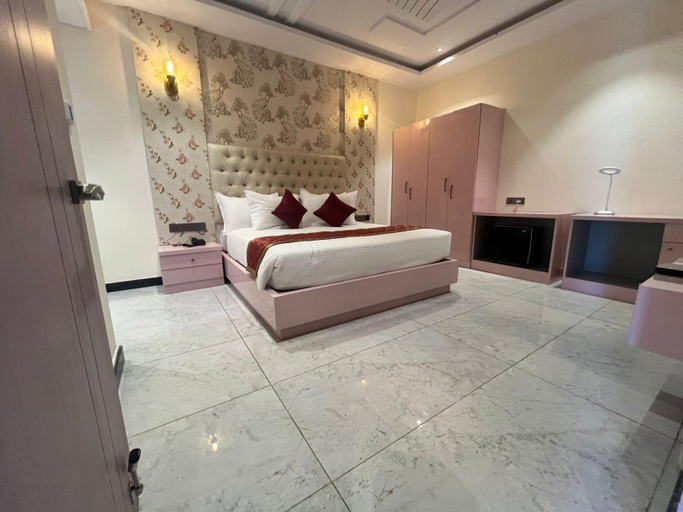Bedroom 3, Hotel Yathin, Mysore
