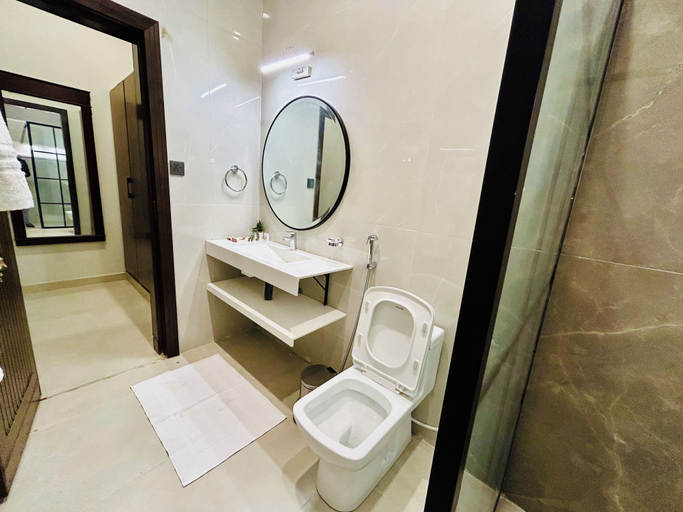 Bathroom 3, Green Pak Nankana Hotel One, Lahore
