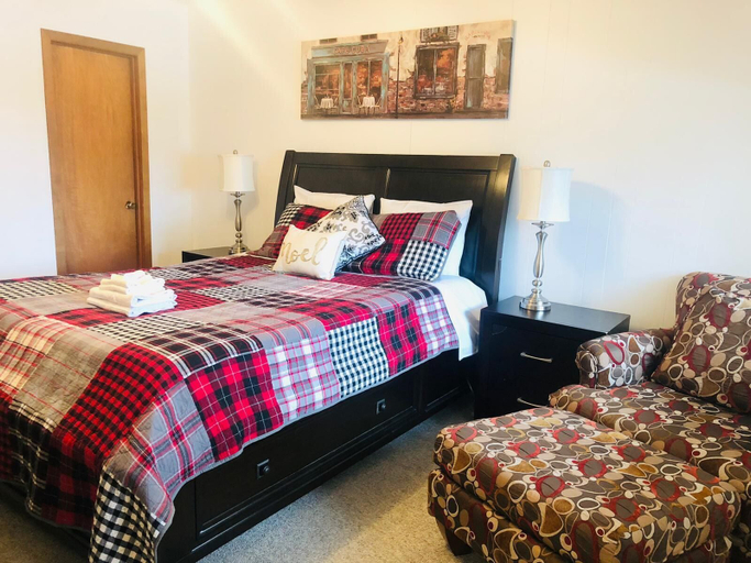 Bedroom 2, Lake Sparrow Guest House Inc, Simcoe