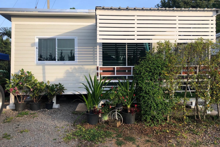 Exterior 17