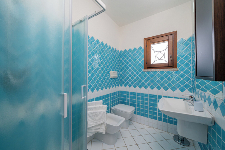 Bathroom, Myrsine 2 by Wonderful Italy, Olbia-Tempio