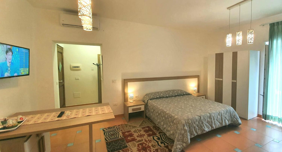 Bedroom 2, Villa Margot, Salerno