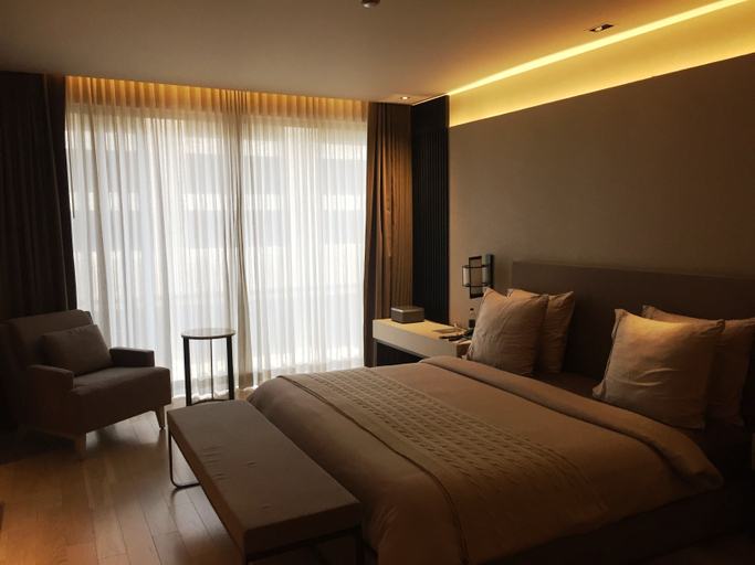 Bedroom 1, Roseate House, Delhi