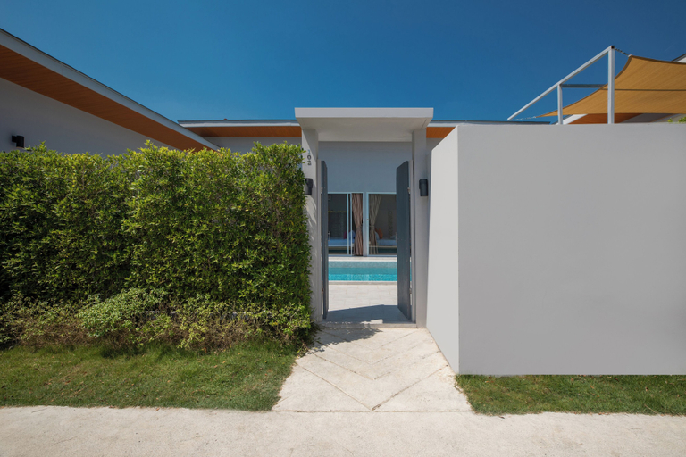 Andaman Sea Best Pool Access & Villas, Phuket Island