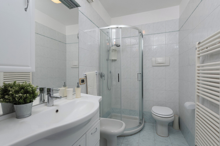 Bathroom, Residence Sant Elena A19 by Wonderful Italy, Verona