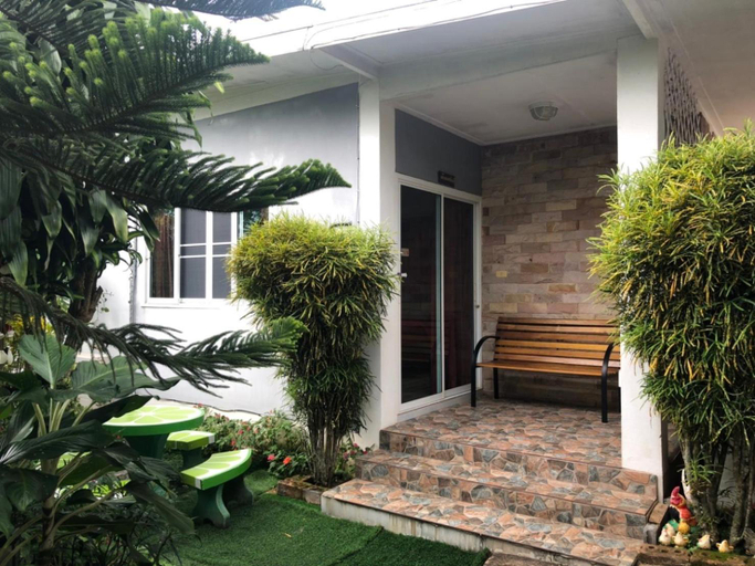 Exterior 5