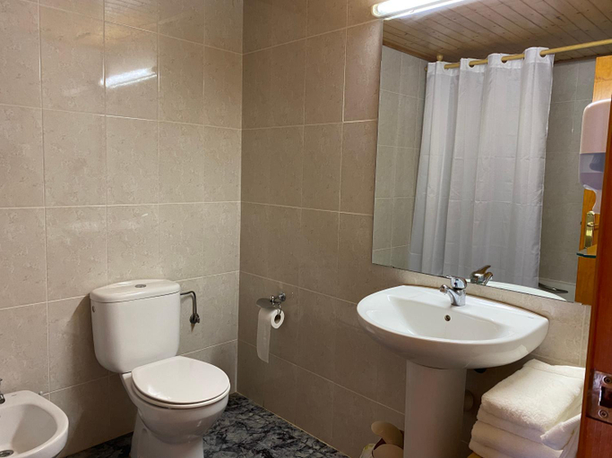 Bathroom 2, Hotel Rural Cal Amadeu, Tarragona