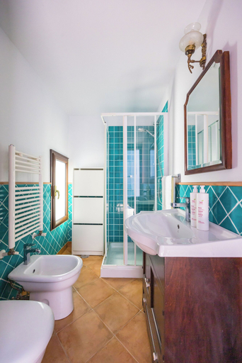 Bathroom 3, Leticia's Apartment by Wonderful Italy, Napoli