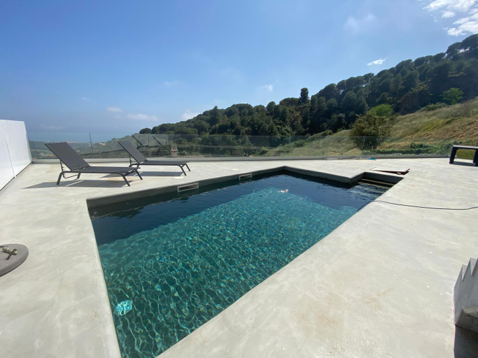Others 2, 4 BR vila 25 minutes to Barcelona Fantastic sea views pool, Barcelona