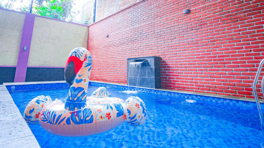 Swimming Pool 9