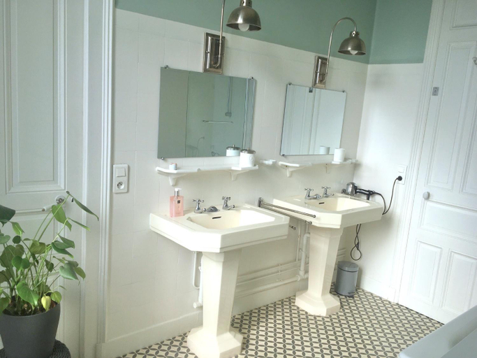 Bathroom 2, Villa Josephine, Aube