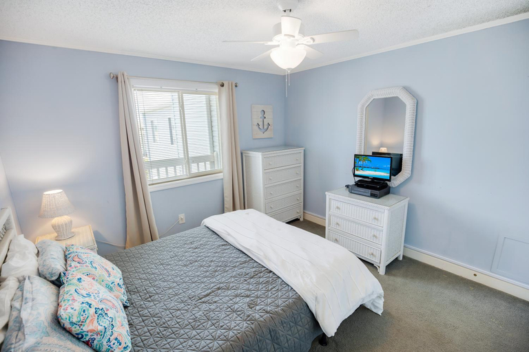 Others 3, 2BR, 2Bath condo Oceanfront Getaway with pool, Horry