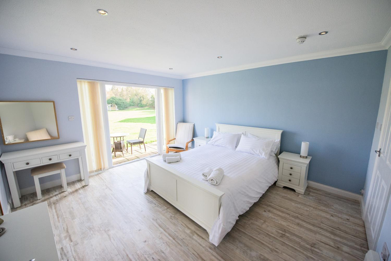 Bedroom 2, Ye Olde Plough House, Thurrock