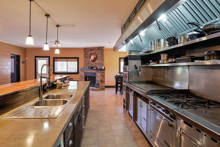 Food & Drinks, Lake Sparrow Guest House Inc, Simcoe