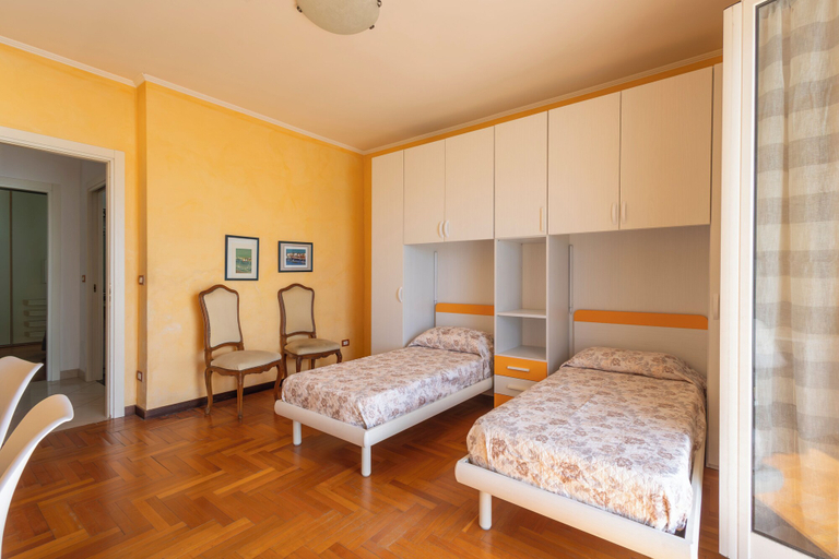 Bedroom 1, Mare di Liguria Apartment, Imperia