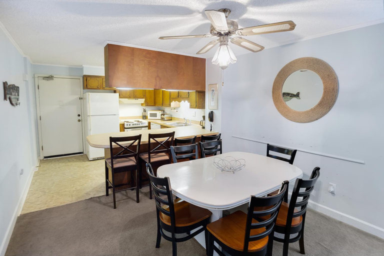 Others 2, 2BR, 2Bath condo Oceanfront Getaway with pool, Horry