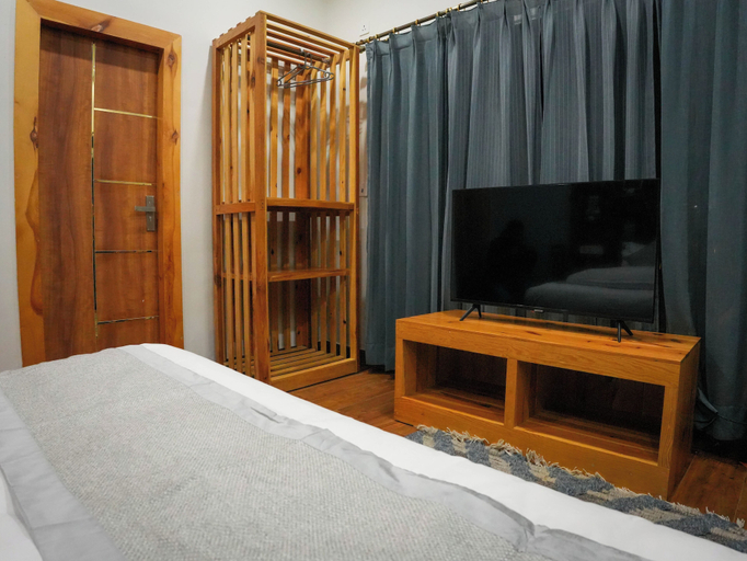 Bedroom 3, Hill Sides Inn, Kangra