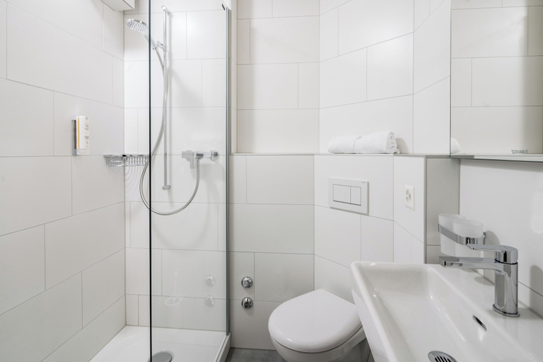 Bathroom 4, Hotel Merkur Interlaken, Interlaken