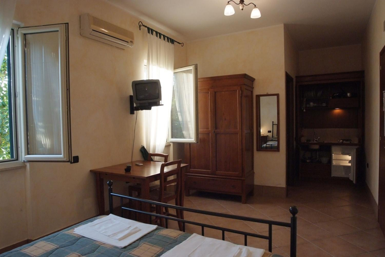 Others 5, Agriturismo l'Ovile, Latina