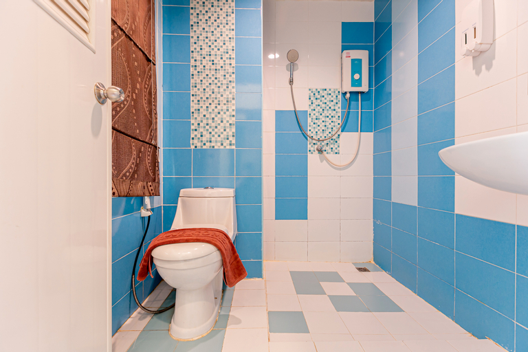 Bathroom 10