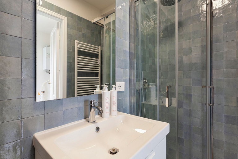 Bathroom 4, In Fondo al Mar by Wonderful Italy, Genova