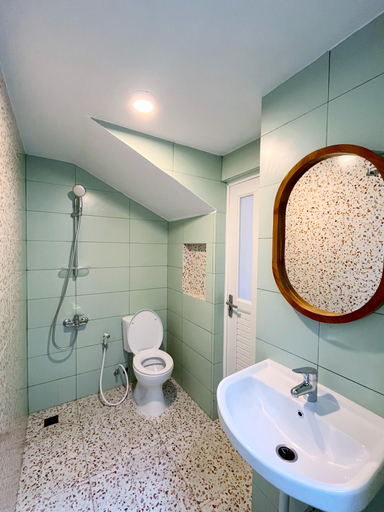 Bathroom, Sampai Living Tugu, Sleman