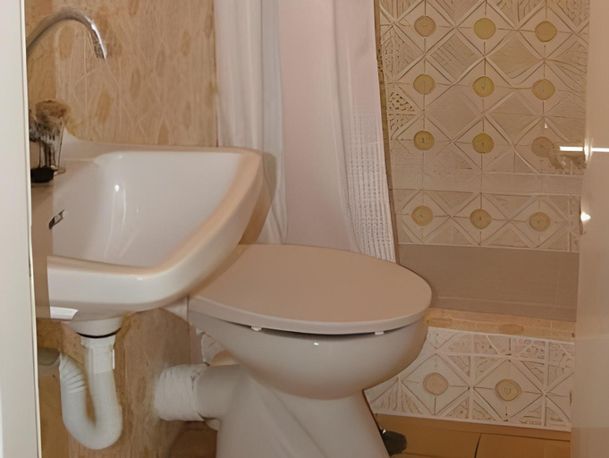 Bathroom 3, Avra Budget Beach Rooms, Ionian Islands