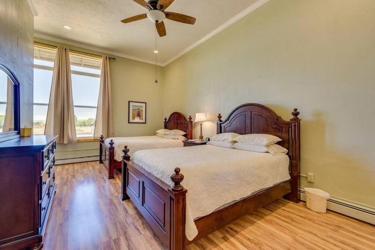Bedroom 18