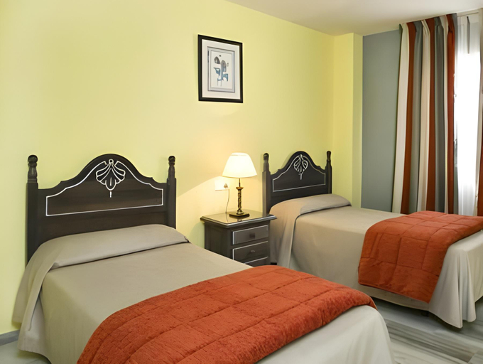 Bedroom 2, Aparthotel Ona Campanario, Málaga