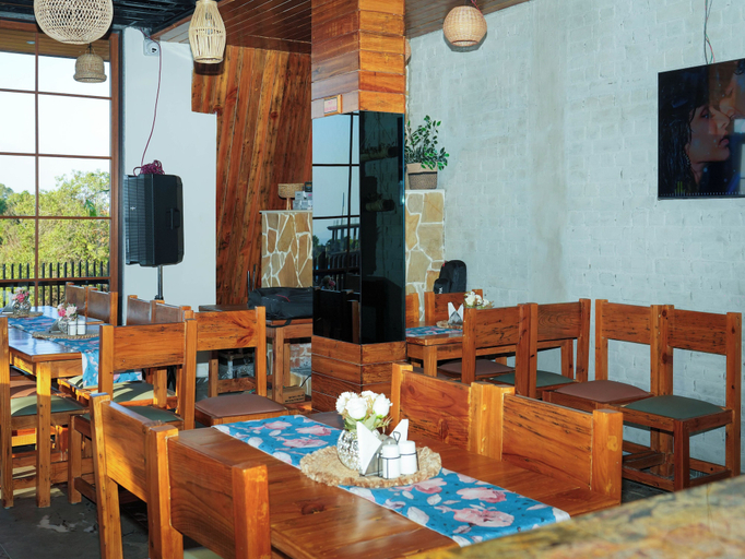 Food & Drinks 5, Hill Sides Inn, Kangra