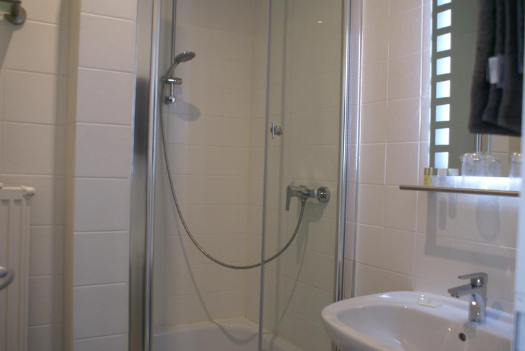 Bathroom 4, Hotel Garni Alte Post, Holzminden