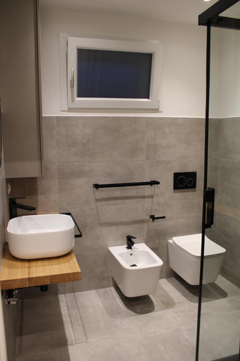 Others 3, Suite 783 Bed and Breakfast, Fermo