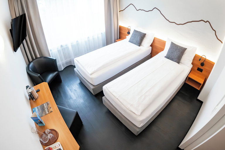 Bedroom 3, Hotel Merkur Interlaken, Interlaken