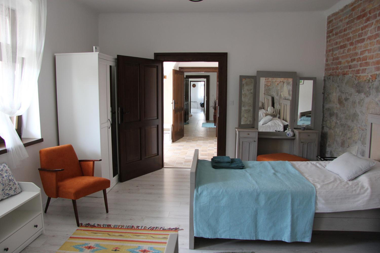 Bedroom 2, Mayday Cottage, Szentendre