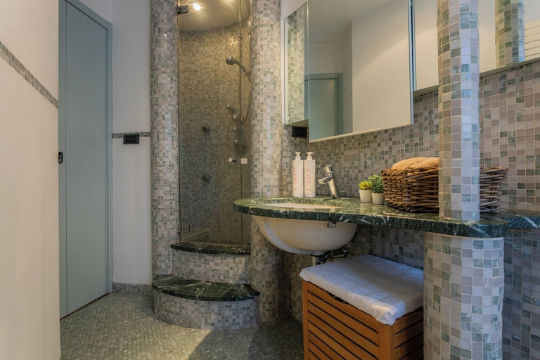 Bathroom 4, Monte Grappa Apartment, Torino
