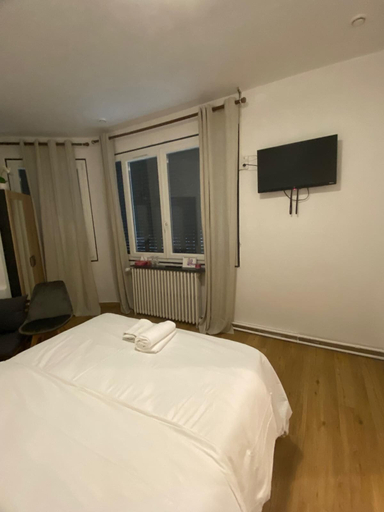 Bedroom 3, Hotel & Restaurant ISVARA, Oise