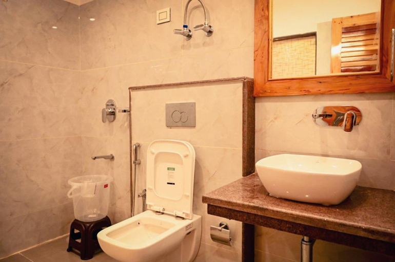 Bathroom 4, Old Manali Retreat, Kullu