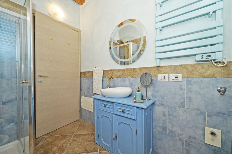 Bathroom 3, Condominio San Francesco 53 by Wonderful Italy, Brescia
