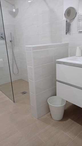 Bathroom 10