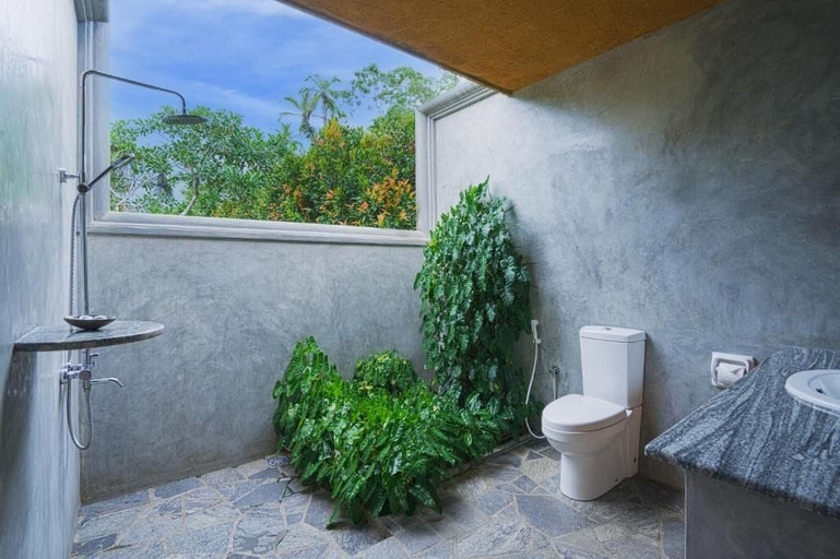 Bathroom 4, Happy Man Village, Balapitiya