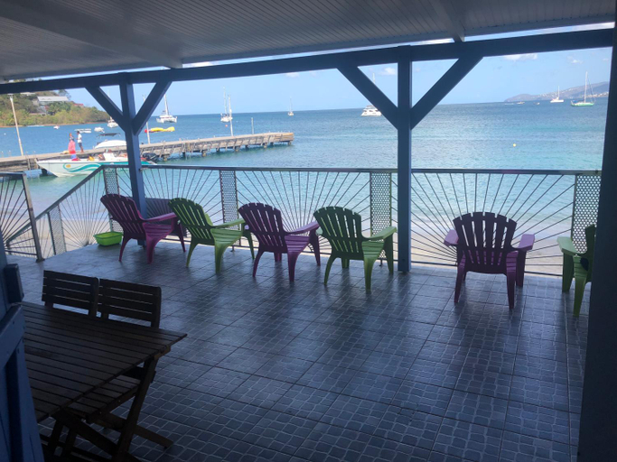 Food & Drinks, Appartements les pieds dans l'eau, Les Trois-Îlets