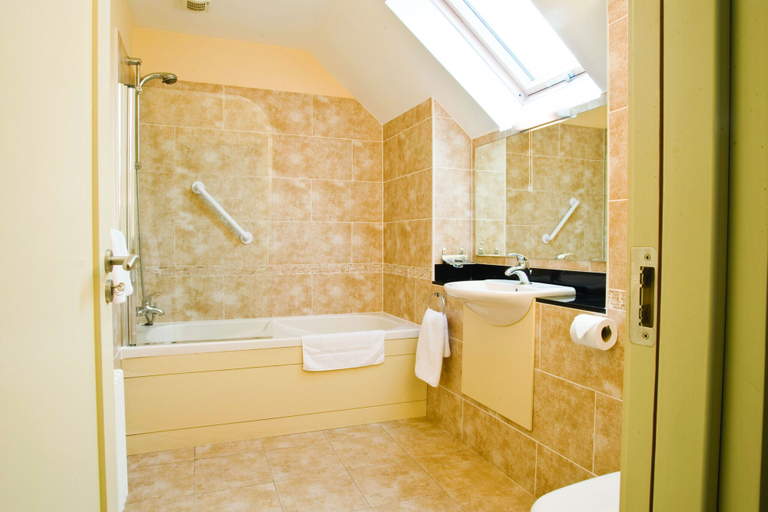 Bathroom 3, Ring of Kerry Holiday Cottages