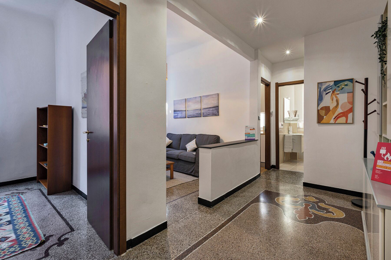 Others 5, Central & Cozy Apartment by Wonderful Italy, Genova