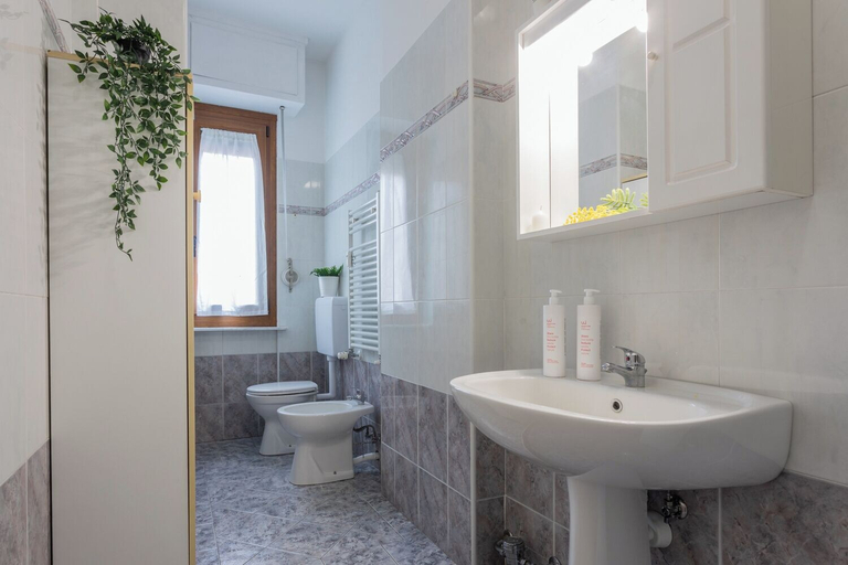 Bathroom 4, A Casa di Enza by Wonderful Italy, Torino