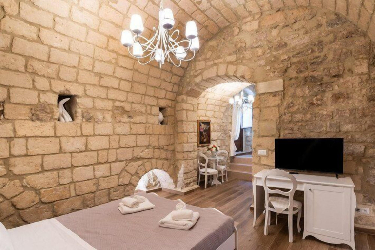 Others 5, Saint Michel Room by Wonderful Italy, Bari