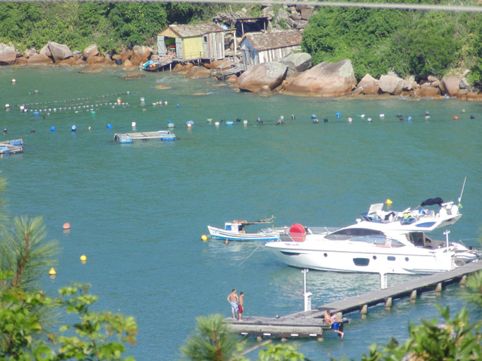 Facilities, Casa proxima a praia de Calheiros, Governador Celso Ramos