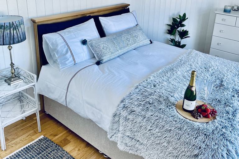Bedroom 2, Wavecrest Holiday Cottage