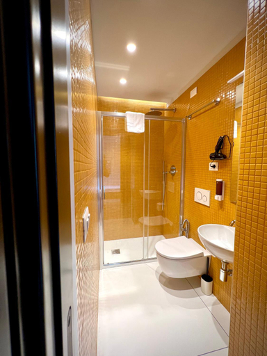 Bathroom 2, Ruanera, Catania